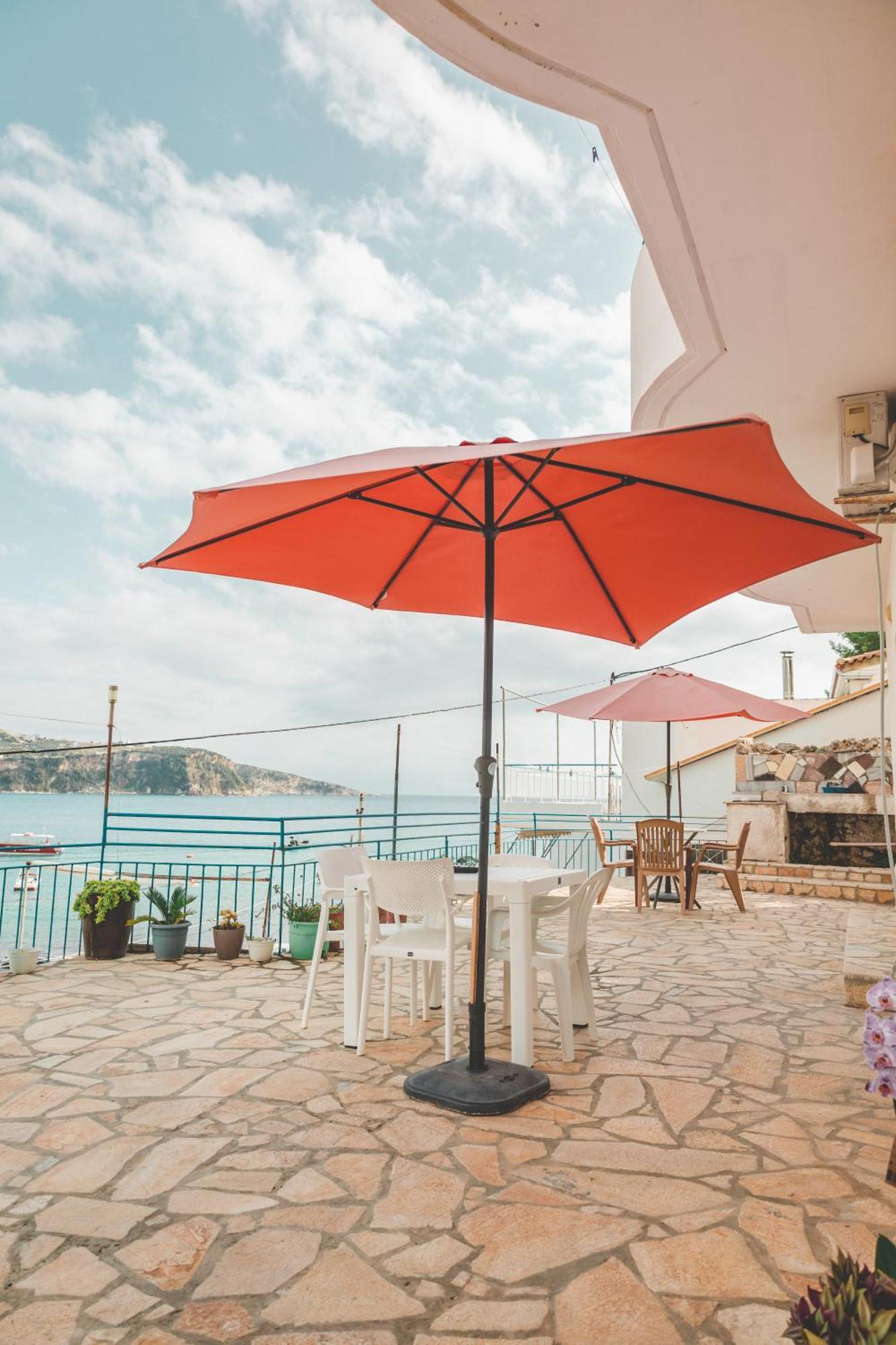 By The Sea Hostel Himare